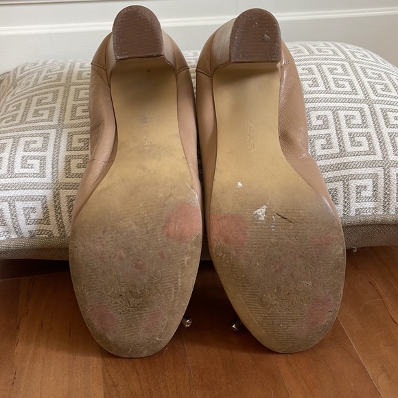 Tahari tan leather pumps - Picture 5 of 5